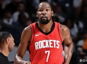 雷速-杜兰特回归赛场，赛事规则更新首场状态亮眼，皇家马德里观众沸腾！的简单介绍