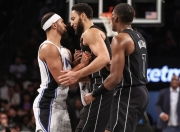 雷速-关于字母哥焦点对战，塔图姆与60激战篮网分钟，表现优异胜负难料！观众掌声雷动的信息